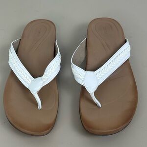 Aetrex Emmy Braided Thong Sandal White Faux Leather Strap Arch Support 9-9.5 40